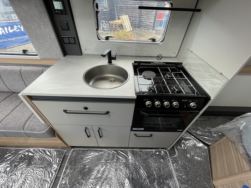 Bailey Phoenix Black Edition 644 2026 Caravan - Large 12