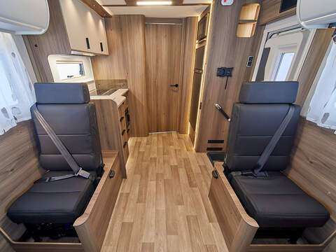 Coachman Travel Master 565 Motorhome - N2172