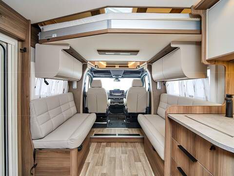 Coachman Travel Master 565 Motorhome - N2172