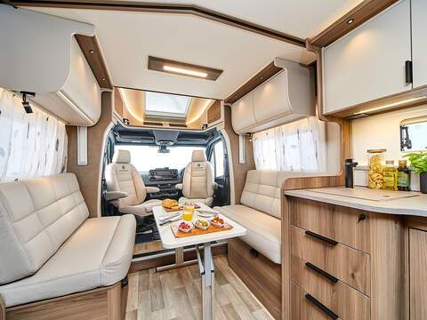 Coachman Travel Master 565 Motorhome - N2172