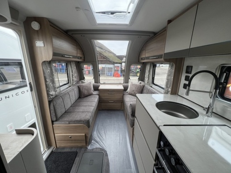 Bailey Unicorn Deluxe Cabrera 2026 Caravan - Large 12