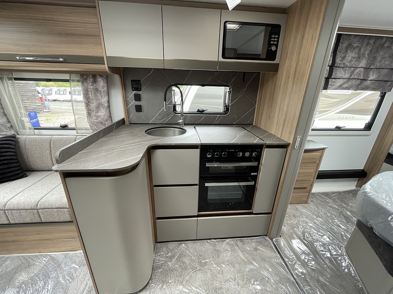 Bailey Alicanto Grande Deluxe Evora 2026 Caravan - Large 4