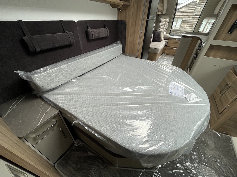 Bailey Alicanto Grande Deluxe Evora 2026 Caravan - Large 11