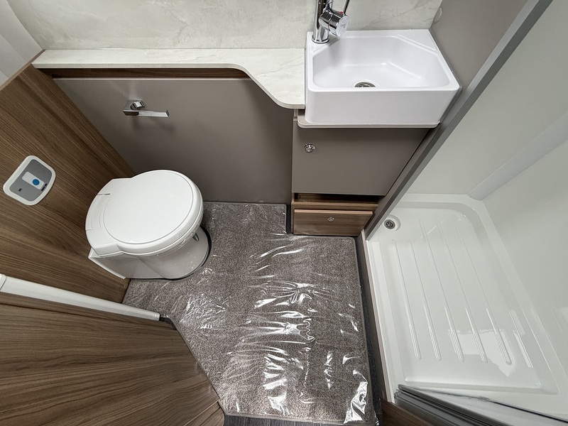 Bailey Unicorn Deluxe Madrid 2026 Caravan - Large 18