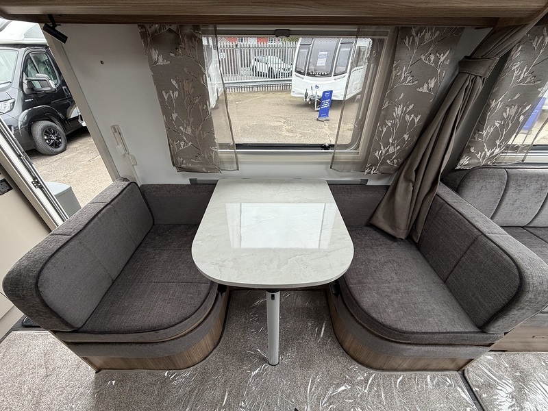 Bailey Unicorn Deluxe Madrid 2026 Caravan - Large 7