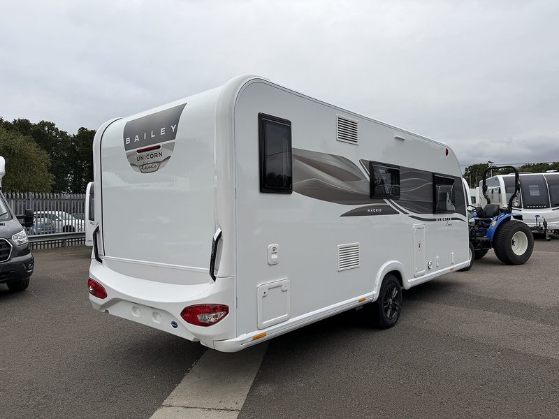 Bailey Unicorn Deluxe Madrid 2026 Caravan - Large 25