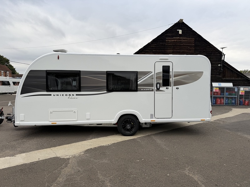 Bailey Unicorn Deluxe Madrid 2026 Caravan - Large 29