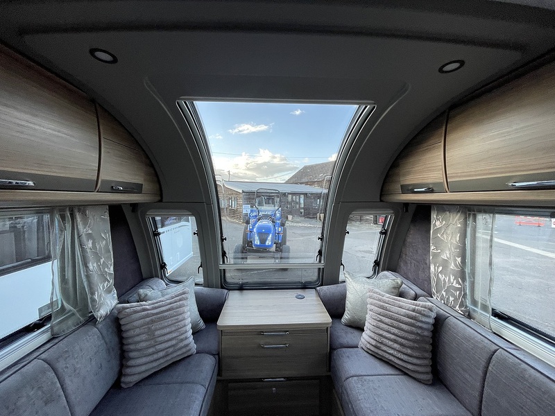 Bailey Unicorn Deluxe Vigo 2026 Caravan - Large 4