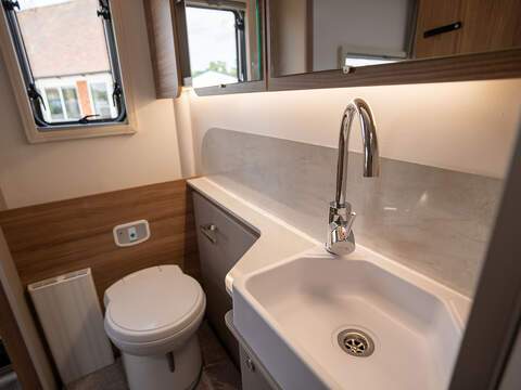 Bailey Unicorn Deluxe Vigo Caravan - N2185