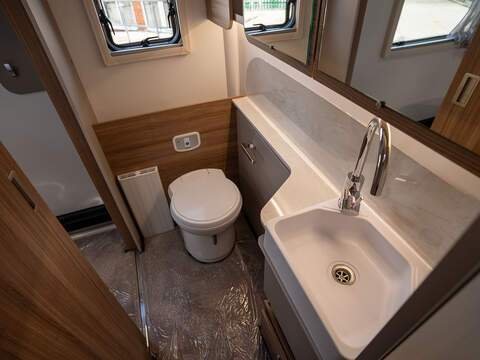 Bailey Unicorn Deluxe Vigo Caravan - N2185