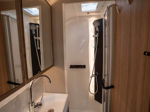 Bailey Unicorn Deluxe Vigo Caravan - N2185