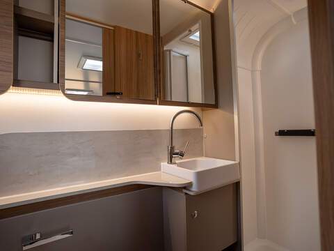 Bailey Unicorn Deluxe Vigo Caravan - N2185