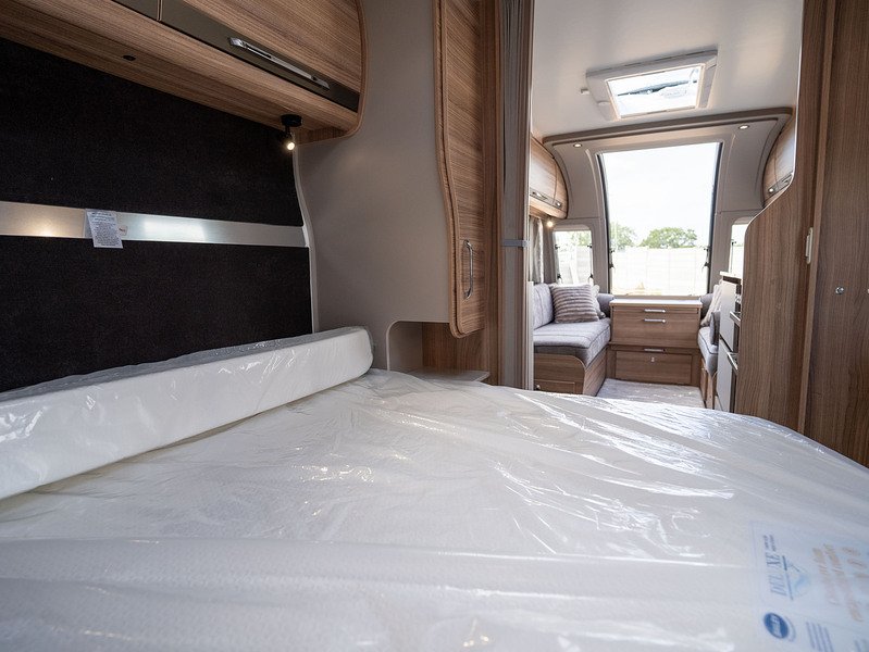 Bailey Unicorn Deluxe Vigo Caravan - N2185
