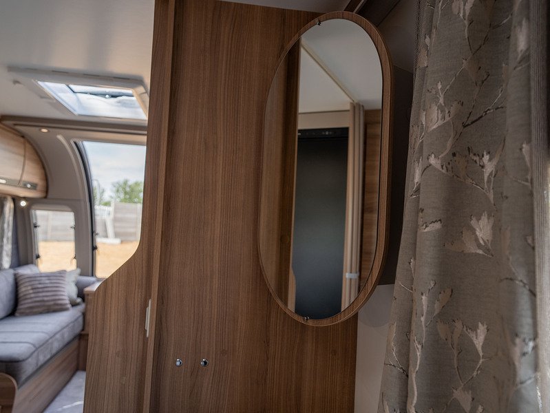 Bailey Unicorn Deluxe Vigo Caravan - N2185