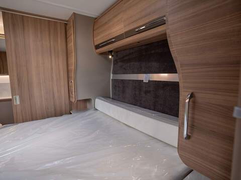 Bailey Unicorn Deluxe Vigo Caravan - N2185