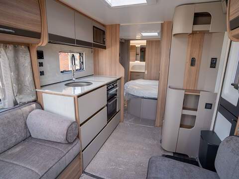 Bailey Unicorn Deluxe Vigo Caravan - N2185
