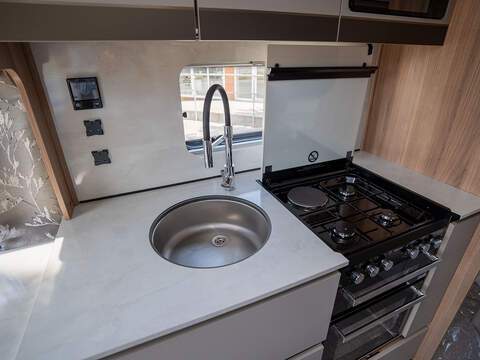 Bailey Unicorn Deluxe Vigo Caravan - N2185