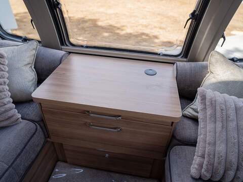 Bailey Unicorn Deluxe Vigo Caravan - N2185