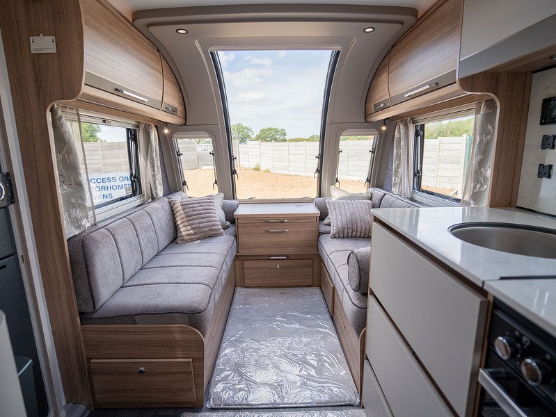 Bailey Unicorn Deluxe Vigo Caravan - N2185