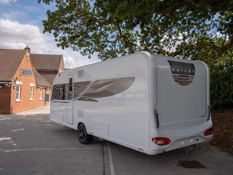 Bailey Unicorn Deluxe Vigo Caravan - N2185