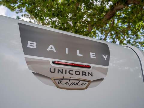 Bailey Unicorn Deluxe Vigo Caravan - N2185