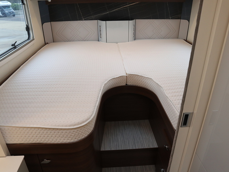 Burstner Elegance 910G  A Class - Large 29
