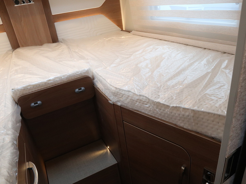 Burstner Lyseo TD 727G  Motorhome - Large 19
