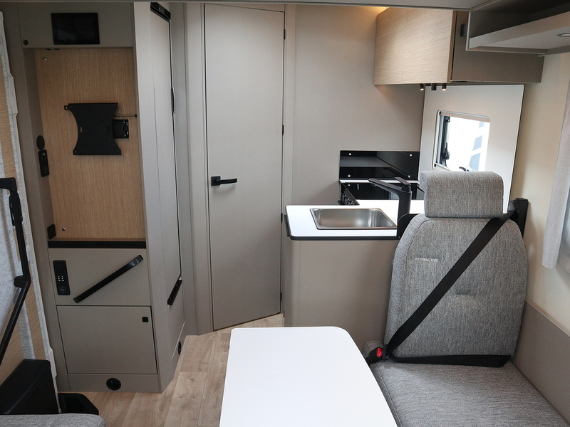 Burstner Campeo TD IT 590  Motorhome - Large 13