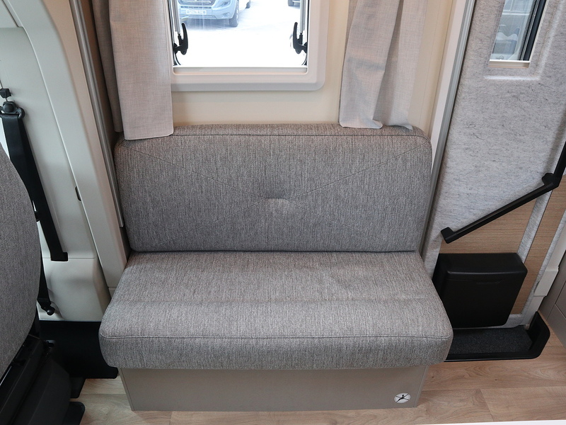 Burstner Campeo TD IT 590  Motorhome - Large 18