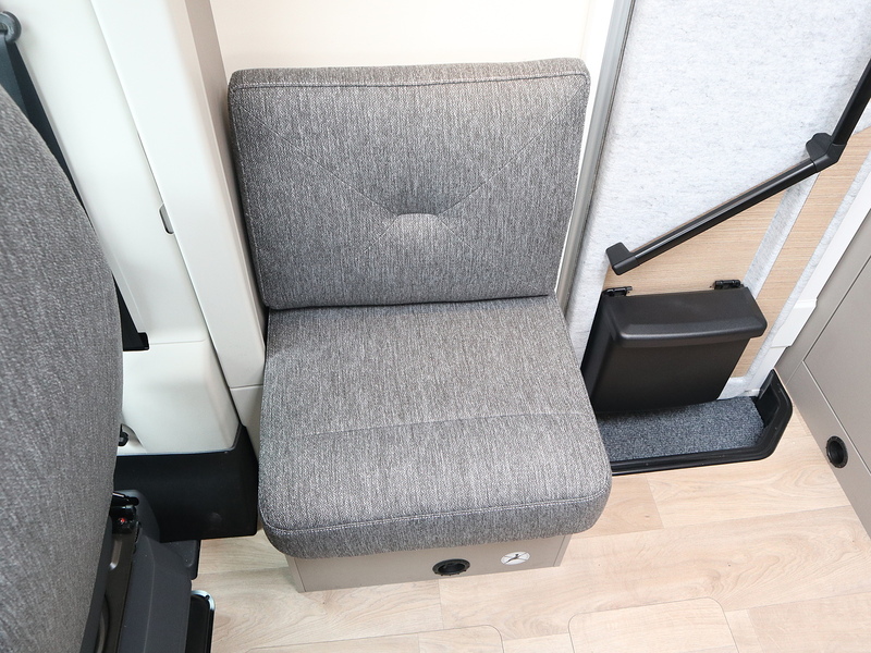 Burstner Campeo TD 660  Motorhome - Large 11