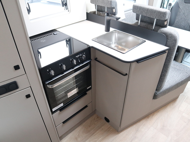 Burstner Campeo TD 660  Motorhome - Large 15