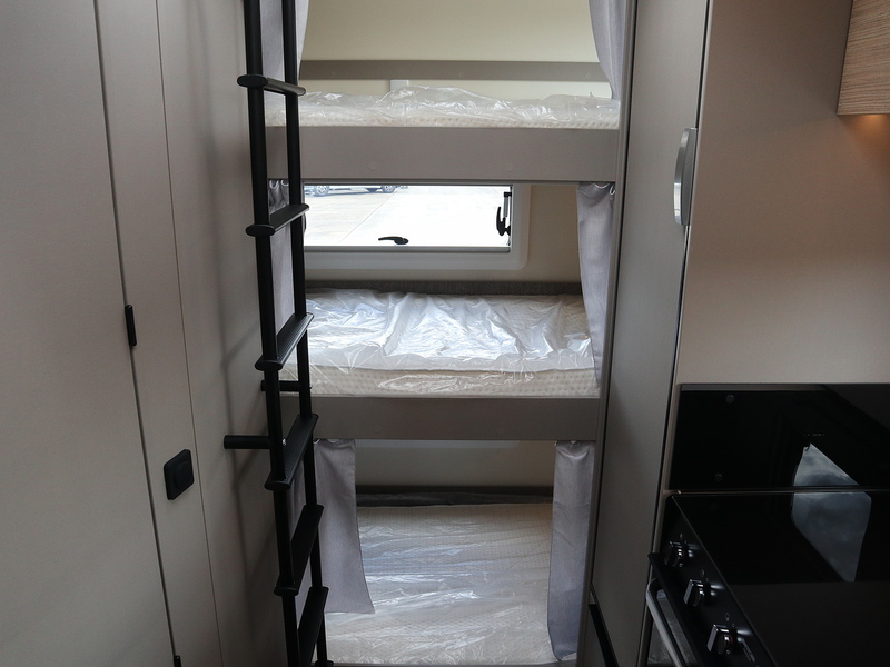 Burstner Campeo TD 676  Motorhome - Large 22