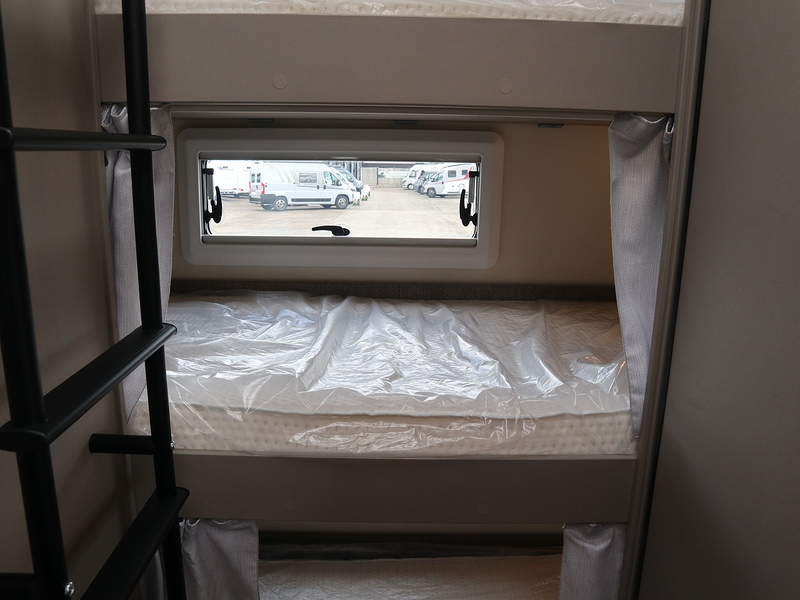 Burstner Campeo TD 676  Motorhome - Large 24