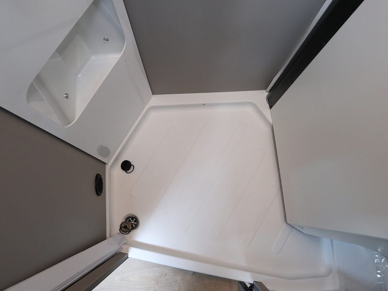 Burstner Campeo TD 676  Motorhome - Large 29