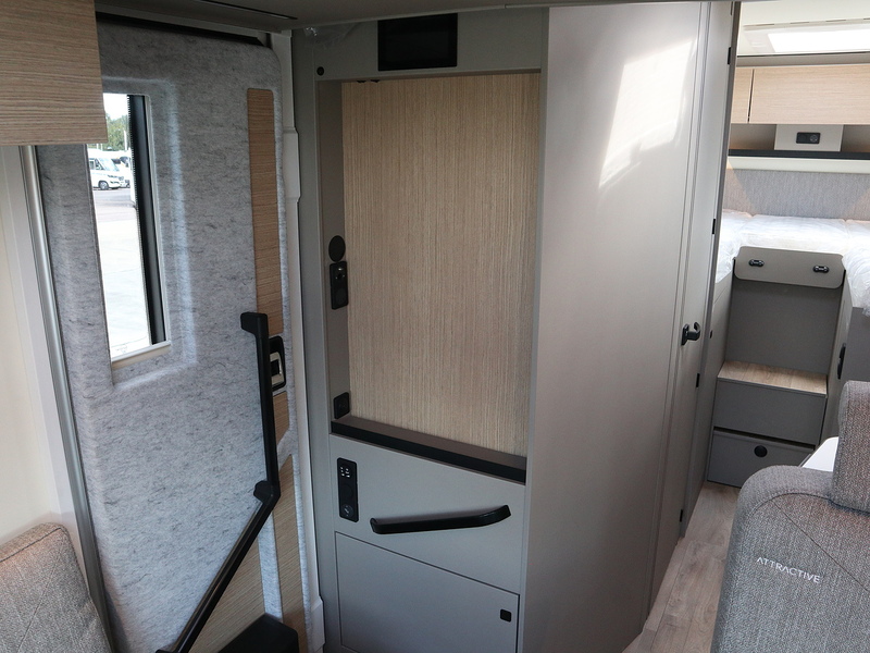 Burstner Campeo TD 690G  Motorhome - Large 16