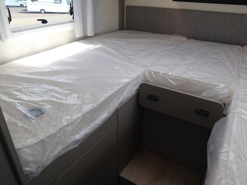 Burstner Campeo TD 690G  Motorhome - Large 24