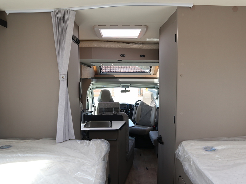 Burstner Campeo TD 690G  Motorhome - Large 27