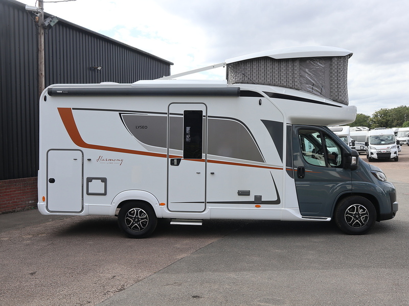Burstner Lyseo Gallery T689G  Motorhome - Large 7