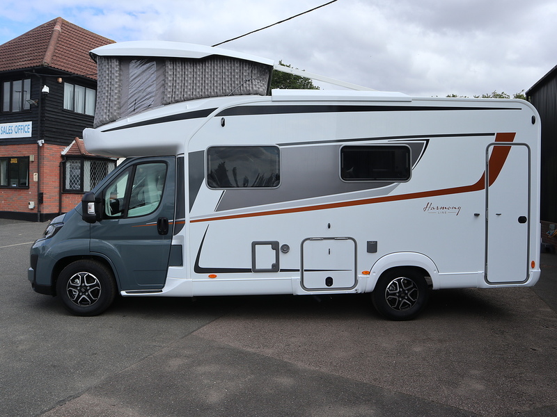 Burstner Lyseo Gallery T689G  Motorhome - Large 13