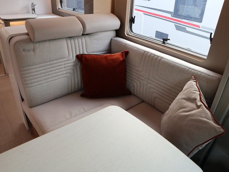 Burstner Lyseo Gallery T689G  Motorhome - Large 17
