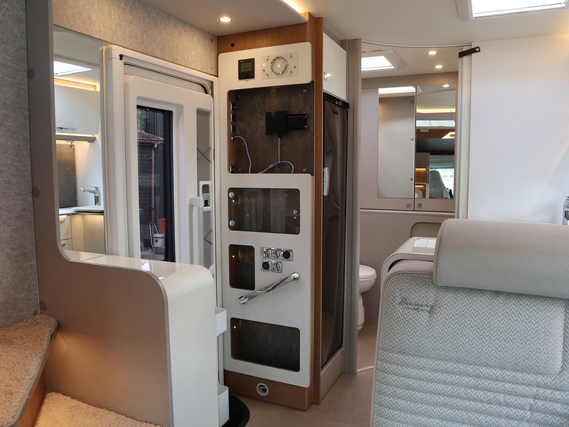 Burstner Lyseo Gallery T689G  Motorhome - Large 18