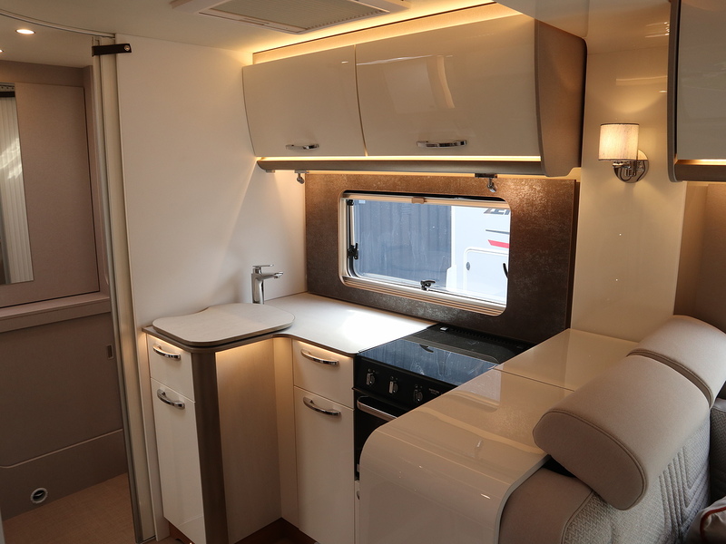Burstner Lyseo Gallery T689G  Motorhome - Large 27