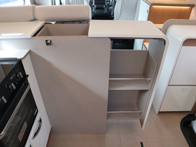 Burstner Lyseo Gallery T689G  Motorhome - Large 29