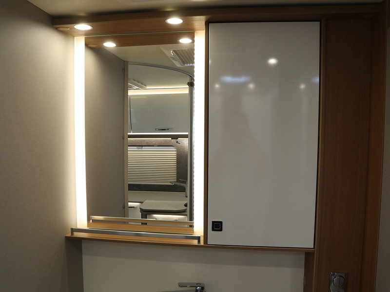Burstner Lyseo Gallery T689G  Motorhome - Large 33