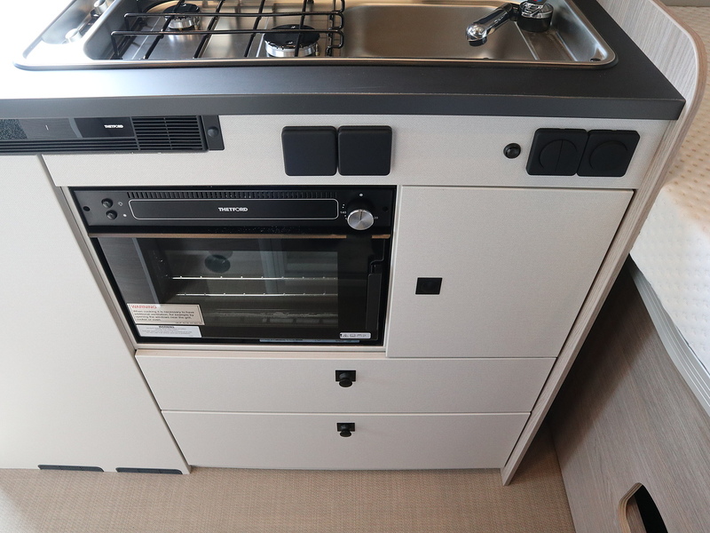 Burstner Skyline Campeo C600  Motorhome - Large 19