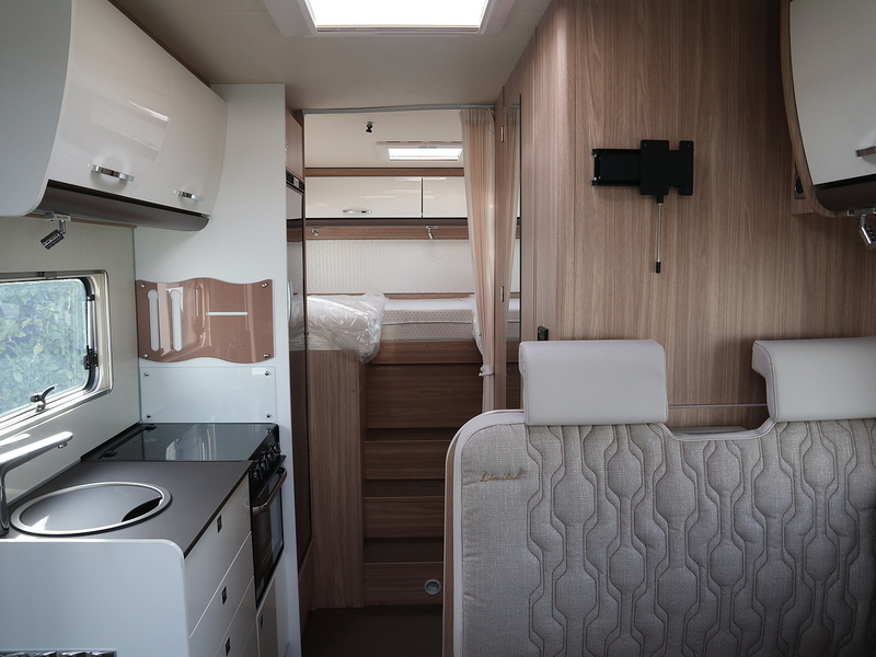Burstner Limited T IT 690G  Motorhome - Large 10
