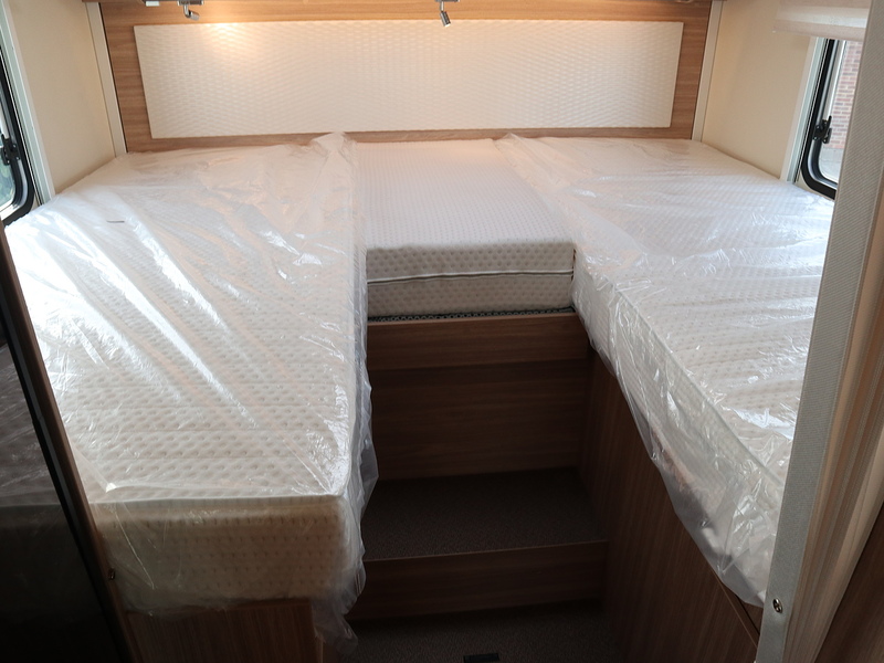 Burstner Limited T IT 690G  Motorhome - Large 17