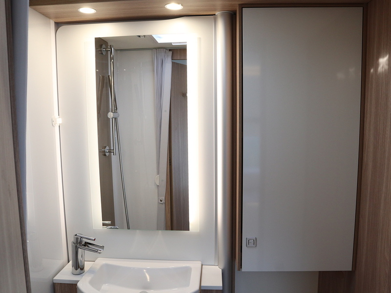 Burstner Limited T IT 690G  Motorhome - Large 22