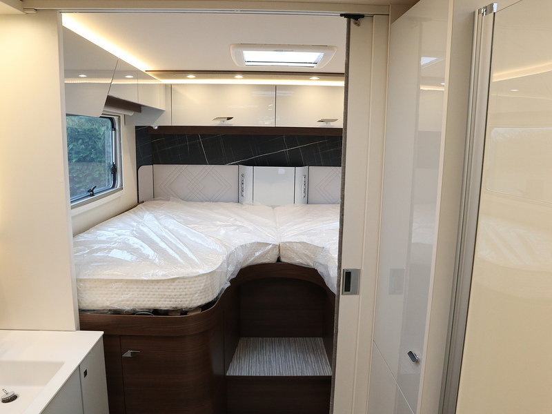 Burstner Elegance 910G  Motorhome - Large 21