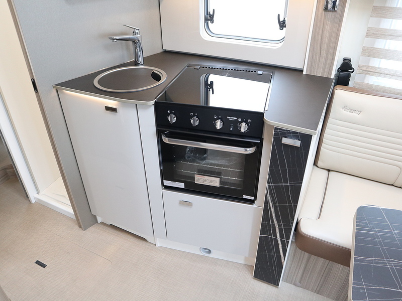 Burstner Lyseo I 736  A Class - Large 21